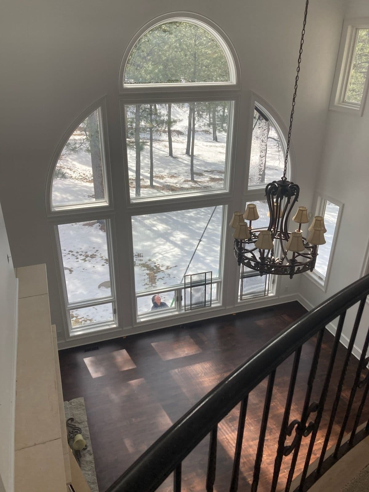 Gallery photos for Vertical Window Cleaning During Winter: Image #1
